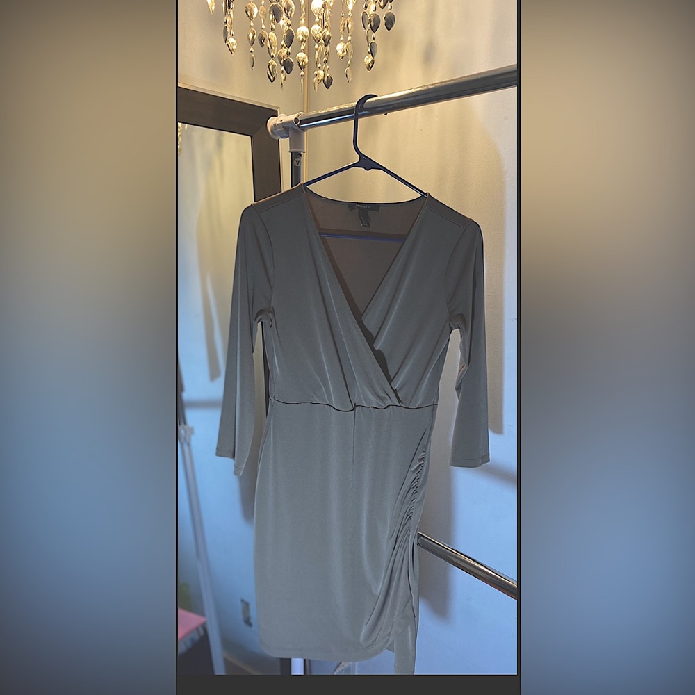 Radiant Tan Form Fitted V-Neck Midi Dress - Large